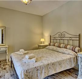 3 bedroom villa with pool, near Acharavi, sleeps 8